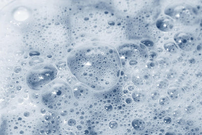 HOW WASHING YOUR HAIR AFFECTS GREASINESS