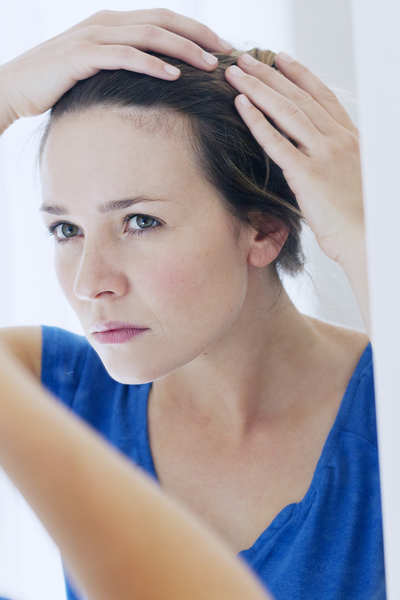 THE 5 BIGGEST CAUSES FOR HAIR LOSS IN WOMEN